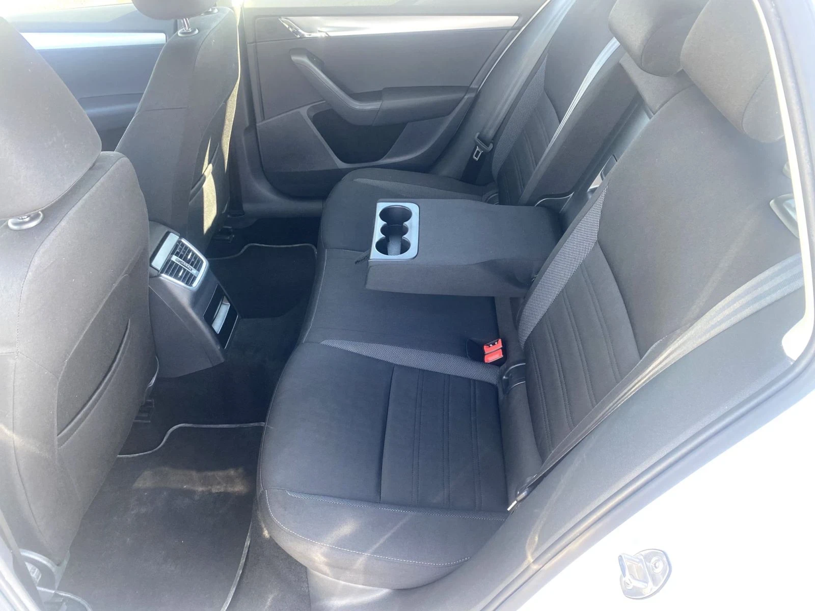 Skoda Octavia 1.6TDI DSG 115�.� Face Lift | Mobile.bg � ����������� 11