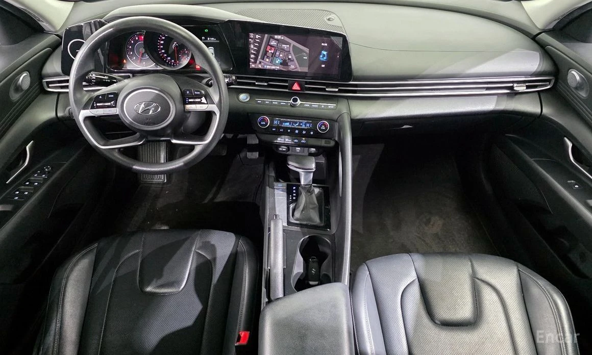 Hyundai Elantra, снимка 7 - Автомобили и джипове - 54039366