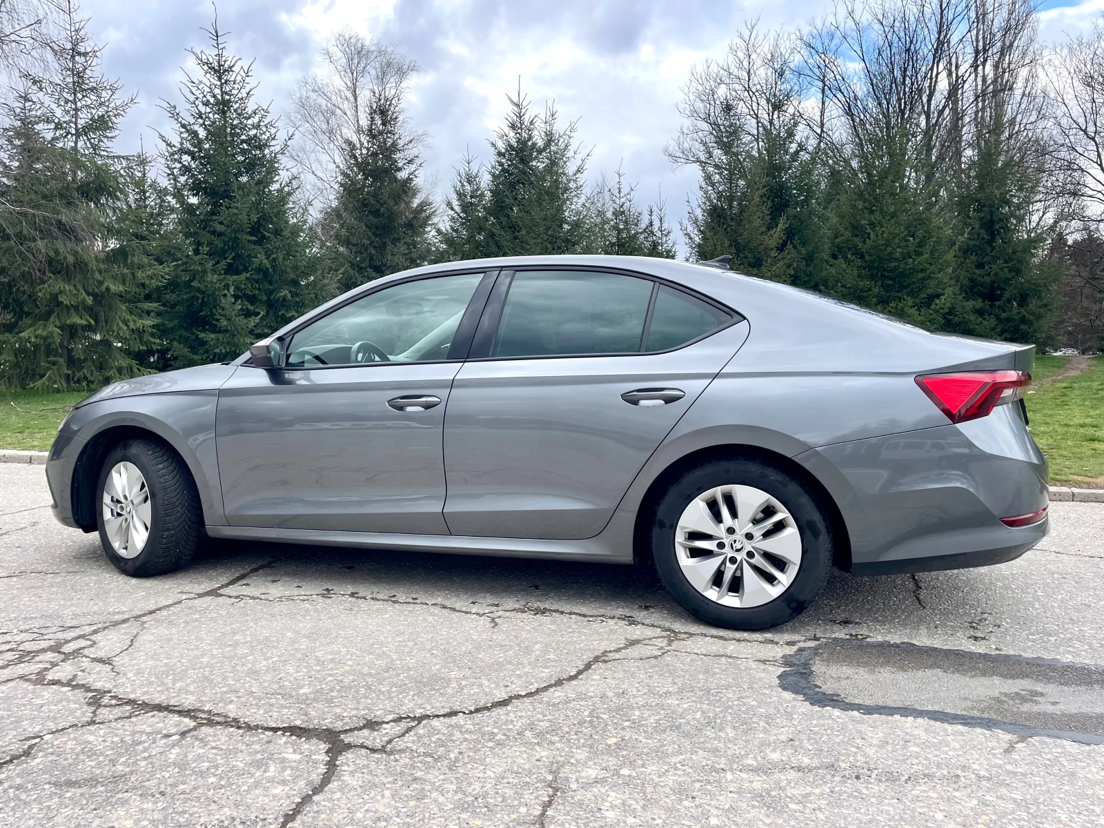 Skoda Octavia 2.0 D //ЛИЗИНГ: 195 евро / месец //, снимка 2 - Автомобили и джипове - 54092158