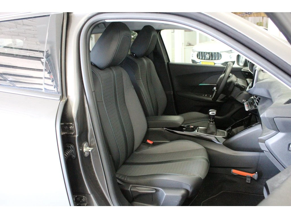 Peugeot 2008 1.5 HDI Allure, снимка 7 - Автомобили и джипове - 54226136