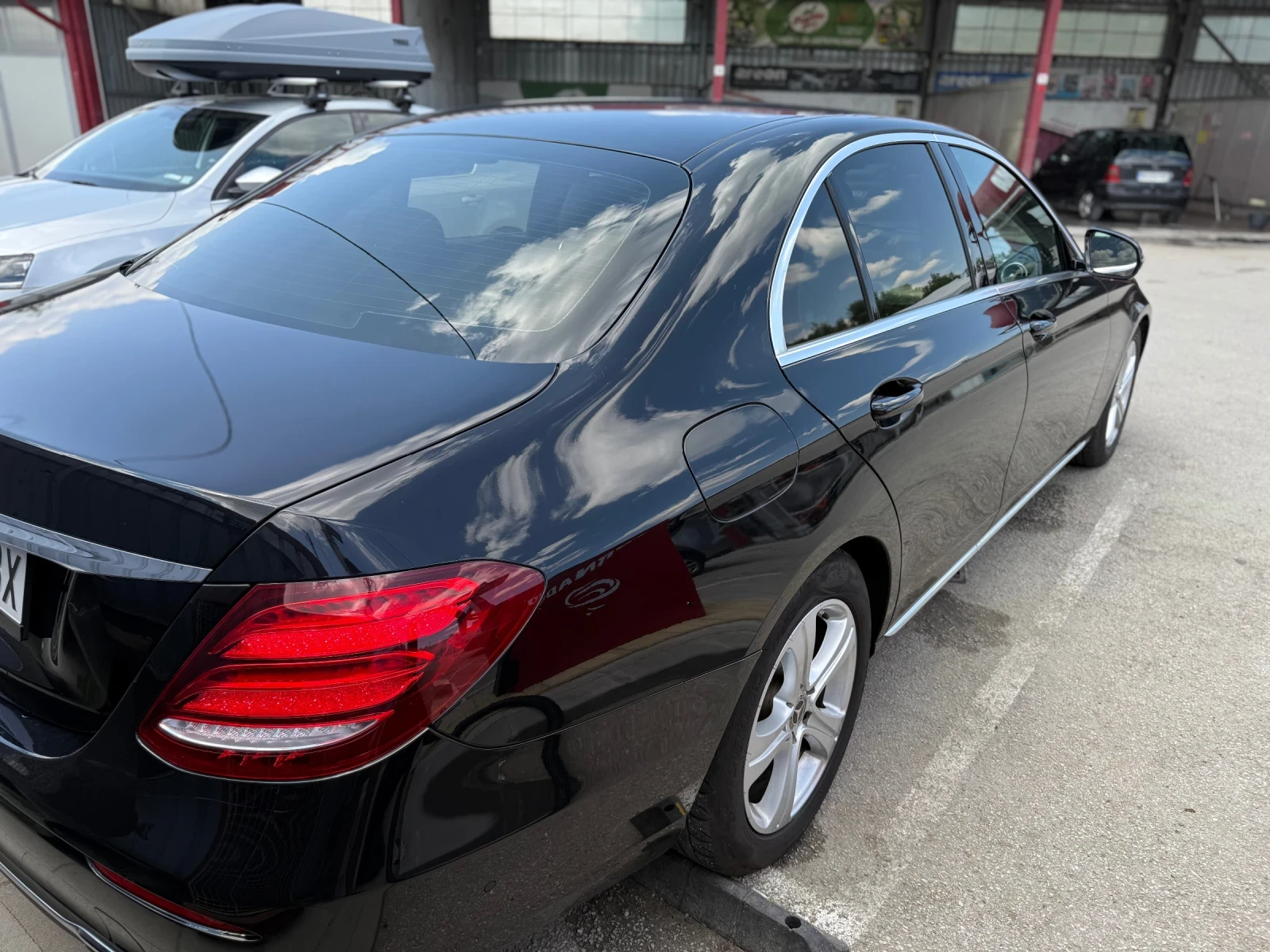 Mercedes-Benz E 200, снимка 7 - Автомобили и джипове - 54439647