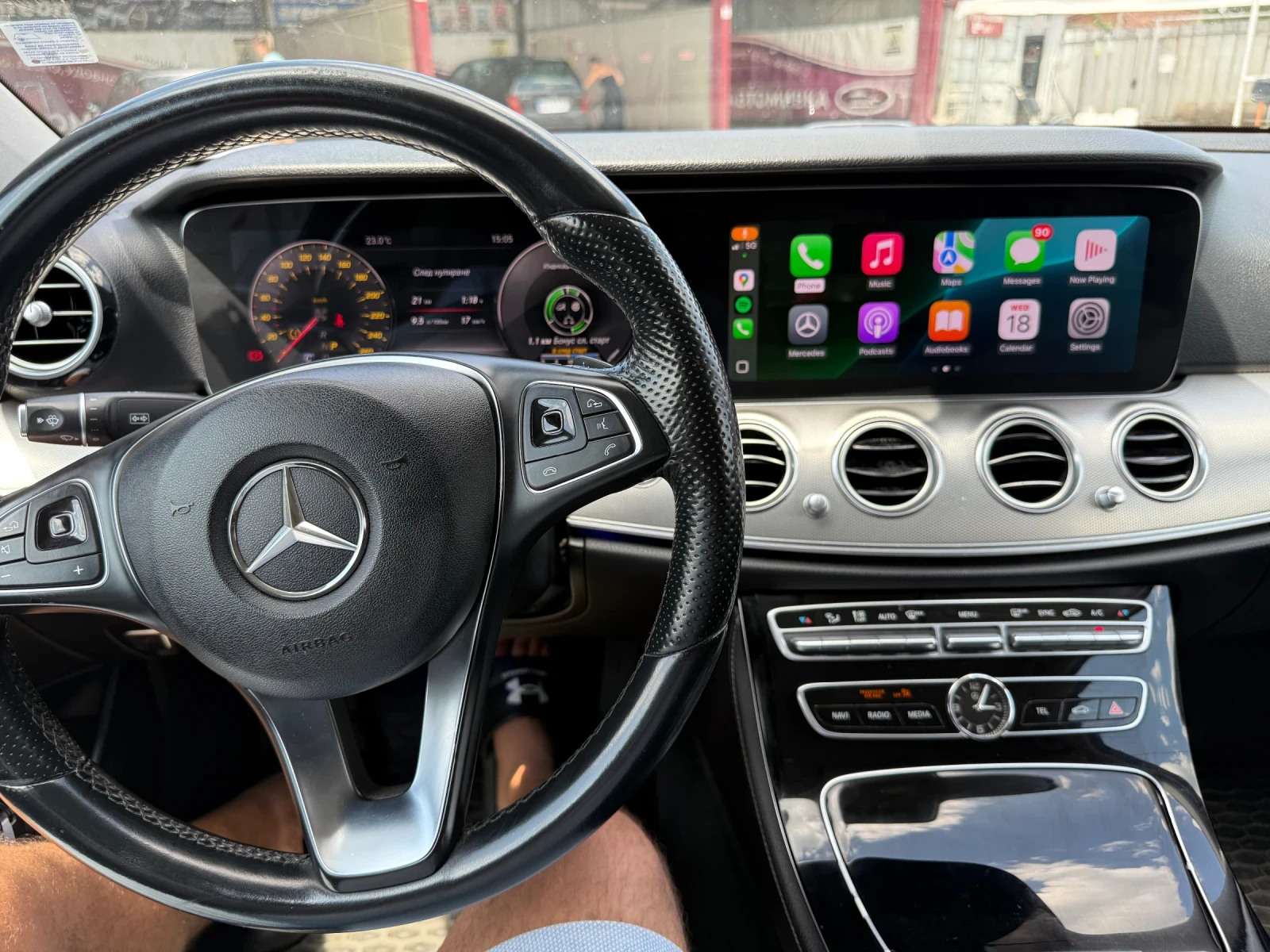 Mercedes-Benz E 200, снимка 5 - Автомобили и джипове - 54439647