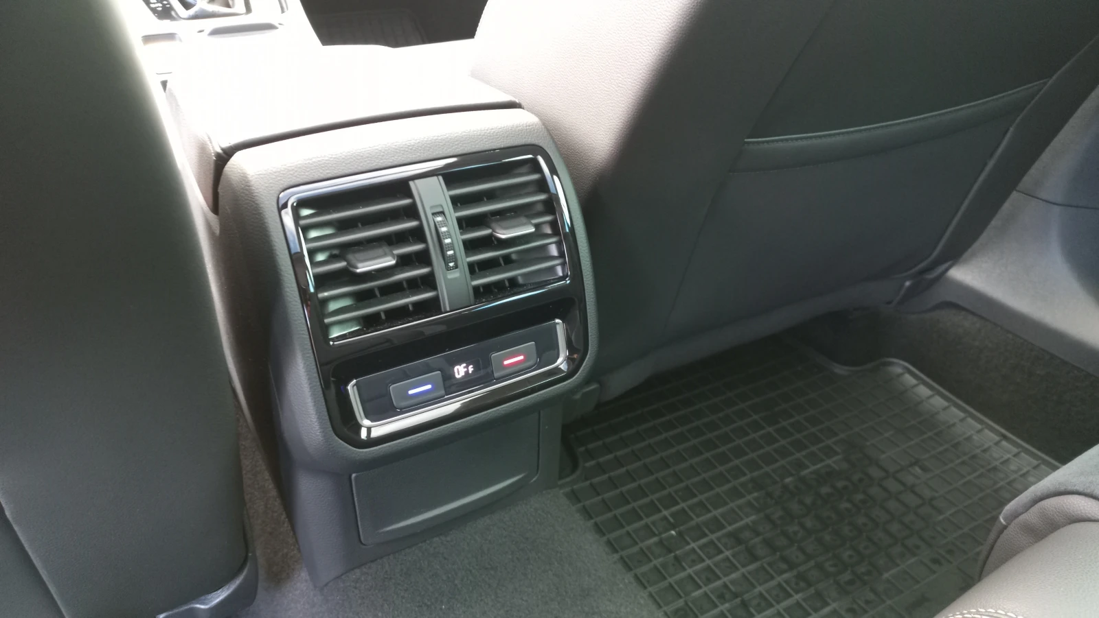 VW Passat B8.5 2.0TDI, снимка 12 - Автомобили и джипове - 54479432