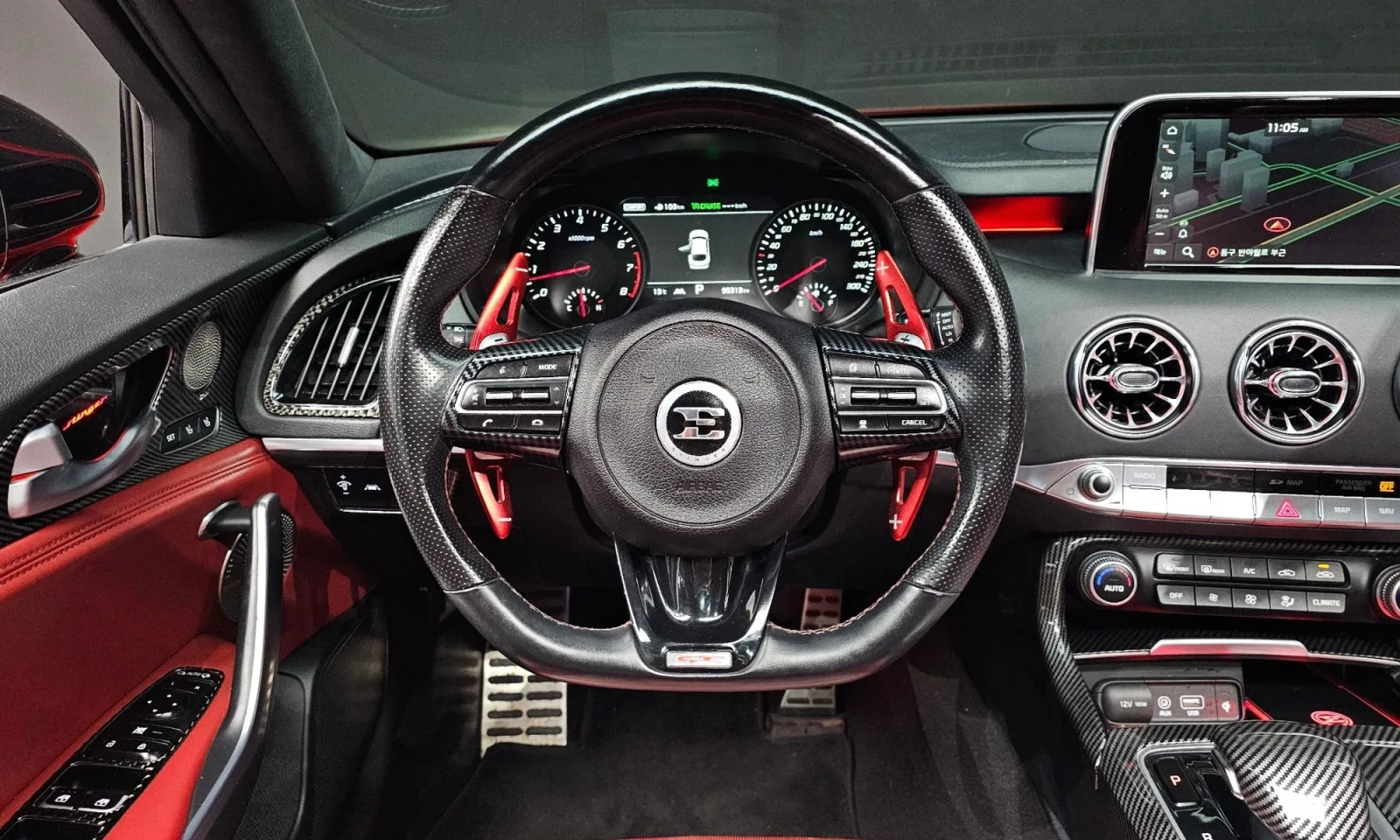 Kia Stinger GT/AWD/CARBON/ПОДГРЕВИ/ОБДУХВАНЕ/ПАНО/HUD, снимка 12 - Автомобили и джипове - 54881018