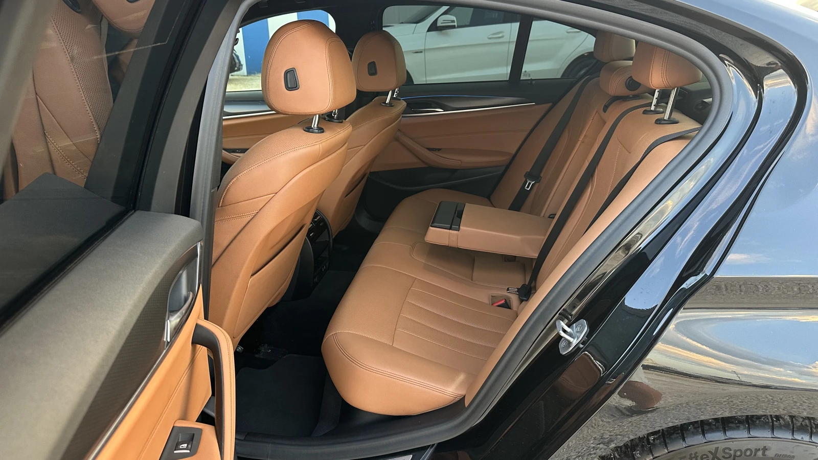 BMW 530E  iPerformance | M PACK | SHADOW LINE, снимка 14 - Автомобили и джипове - 55069403