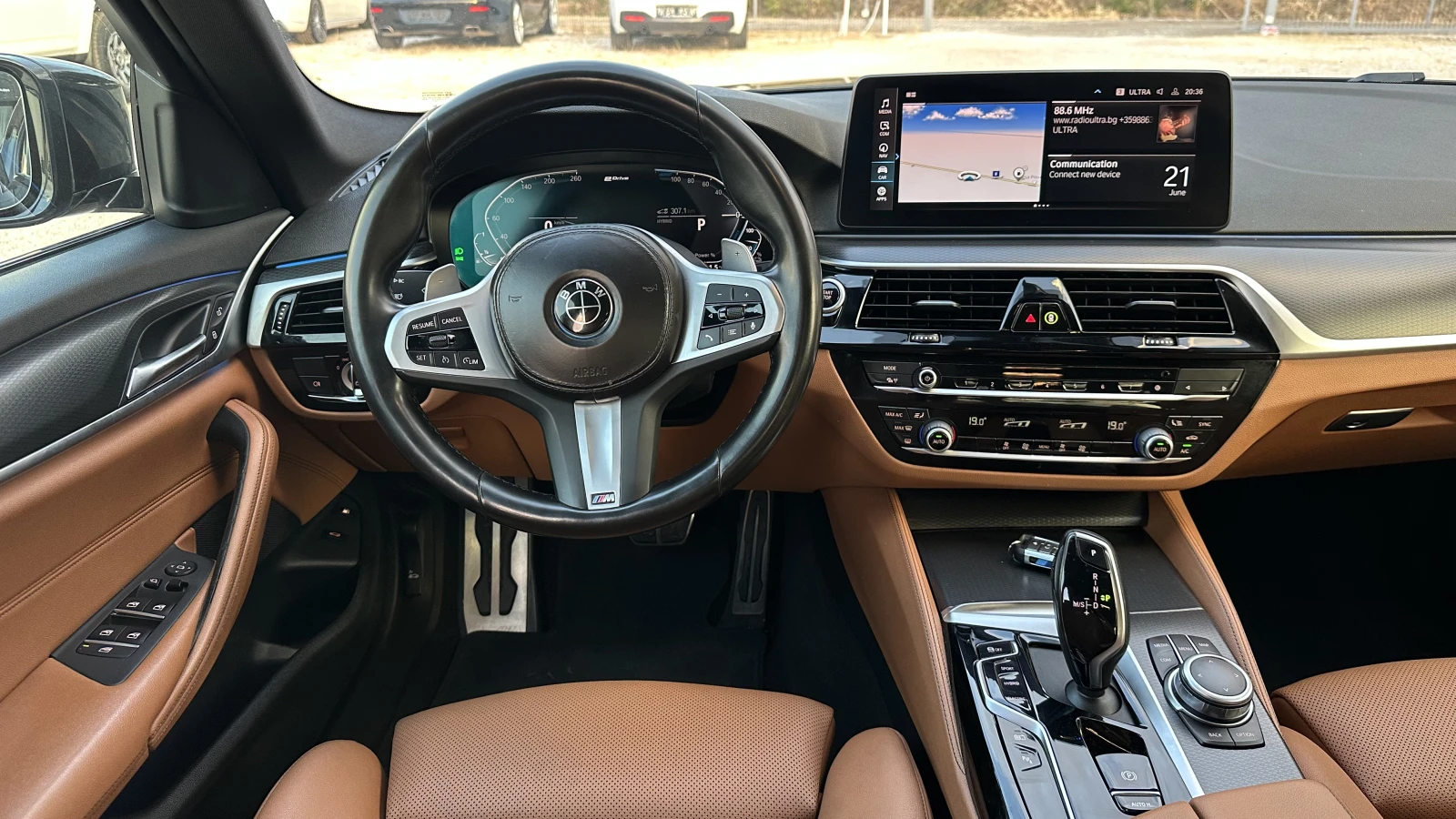 BMW 530E  iPerformance | M PACK | SHADOW LINE, снимка 11 - Автомобили и джипове - 55069403