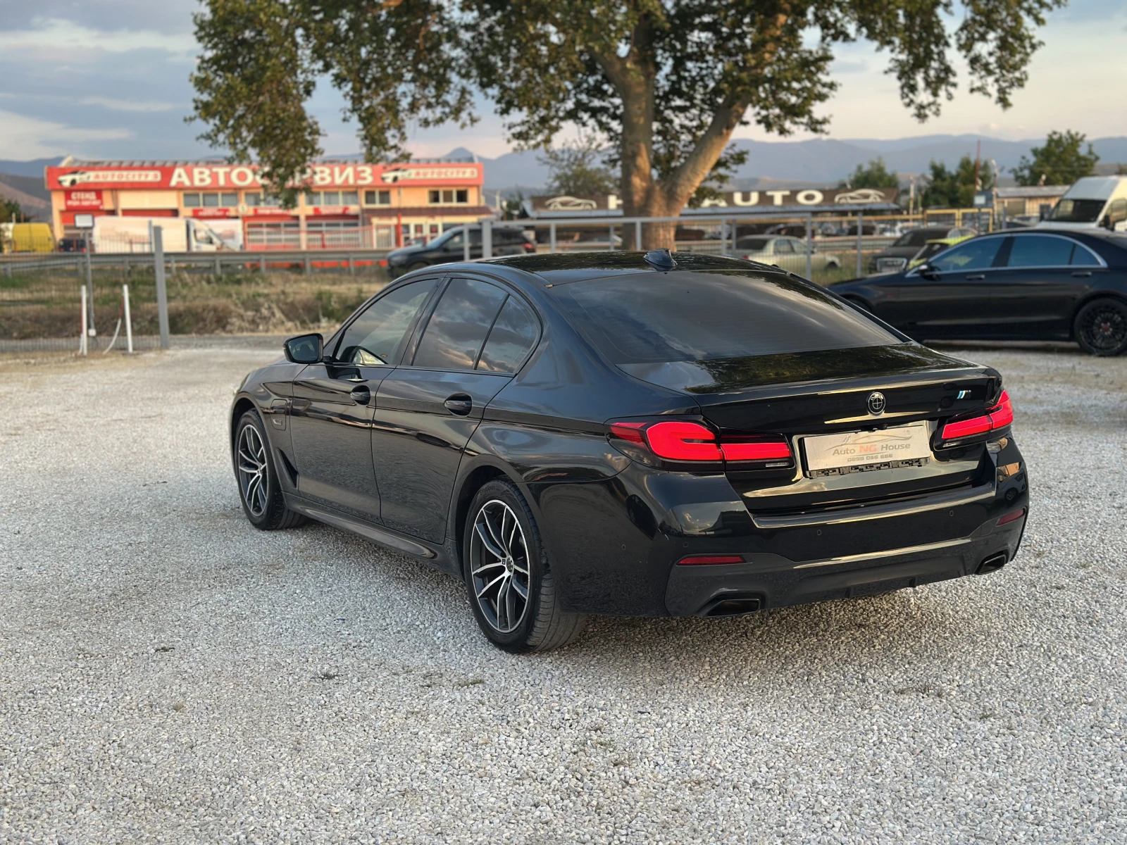 BMW 530E  iPerformance | M PACK | SHADOW LINE, снимка 5 - Автомобили и джипове - 55069403