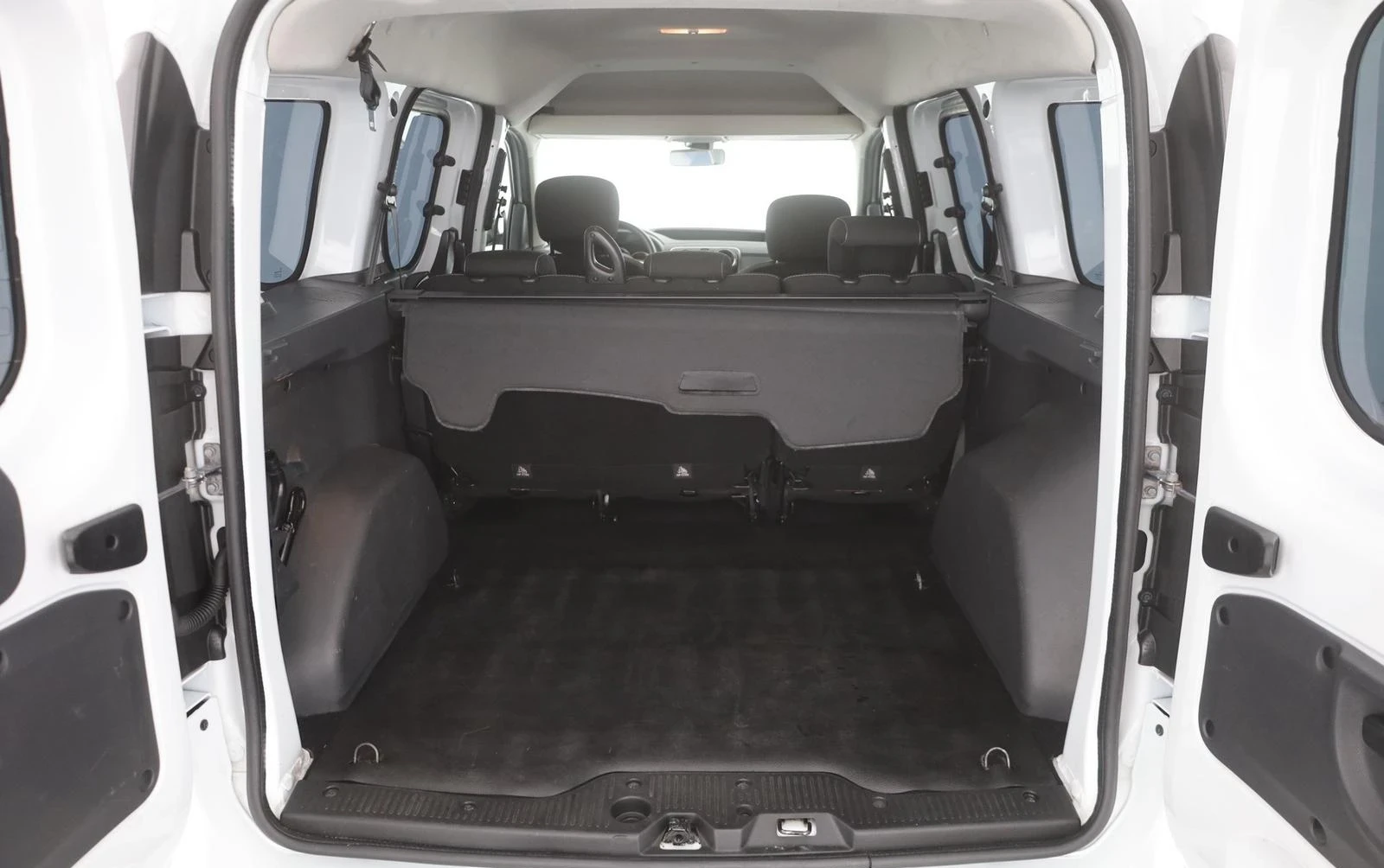 Dacia Dokker 1.5 dci , снимка 6 - Автомобили и джипове - 55190851
