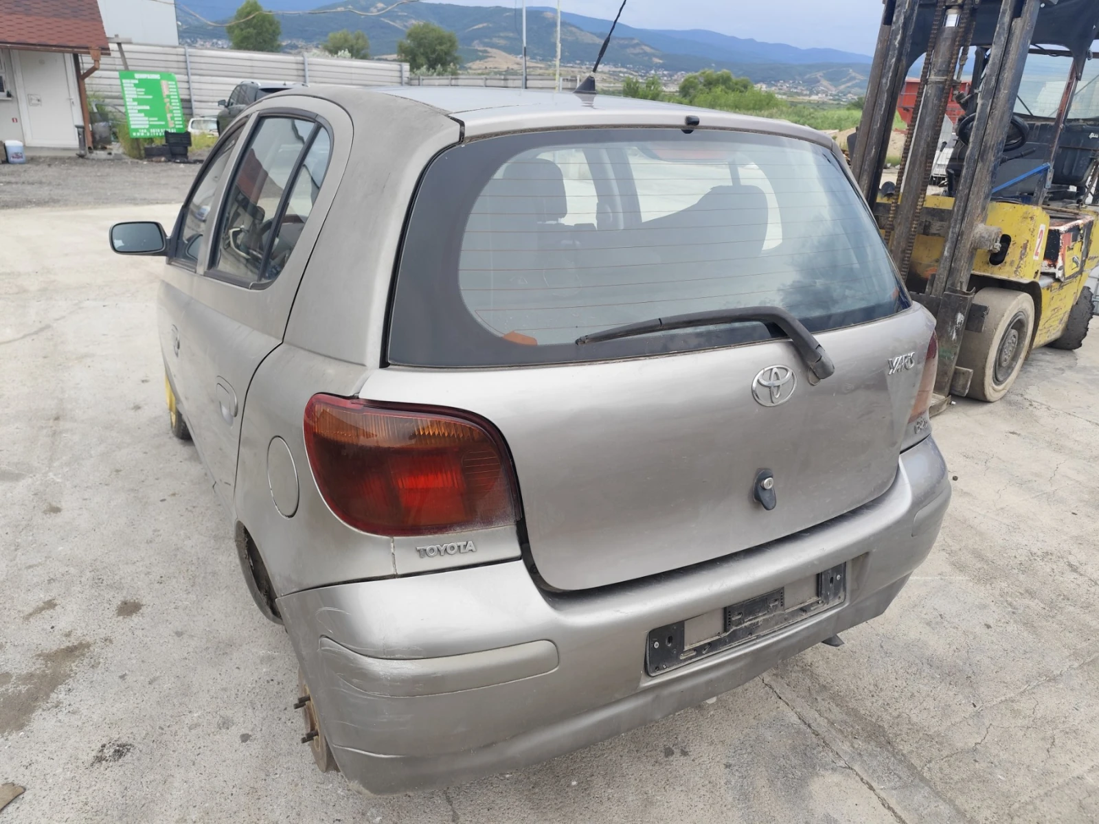 Toyota Yaris 1.4D4D, снимка 4 - Автомобили и джипове - 55405943