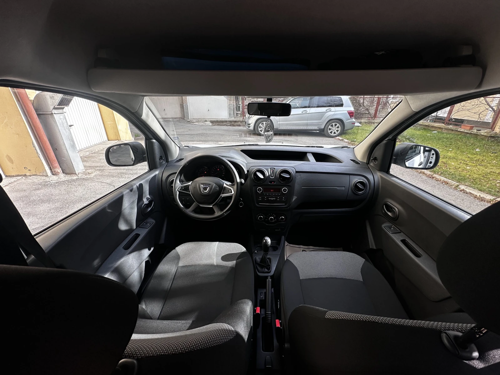 Dacia Dokker, снимка 8 - Автомобили и джипове - 55539935
