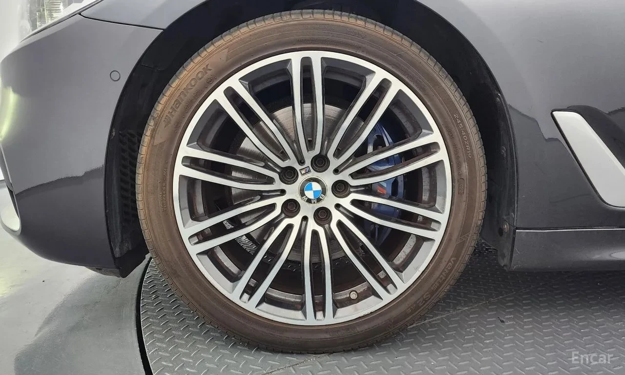 BMW 530 i xDrive M Sport* ФИКСИРАНА ЦЕНА* , снимка 5 - Автомобили и джипове - 56104112