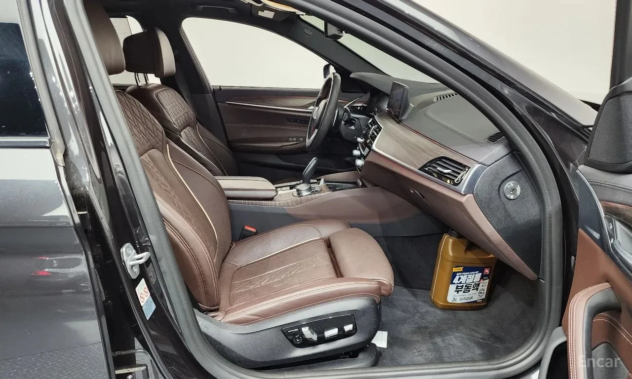 BMW 530 i xDrive M Sport* ФИКСИРАНА ЦЕНА* , снимка 11 - Автомобили и джипове - 56104112