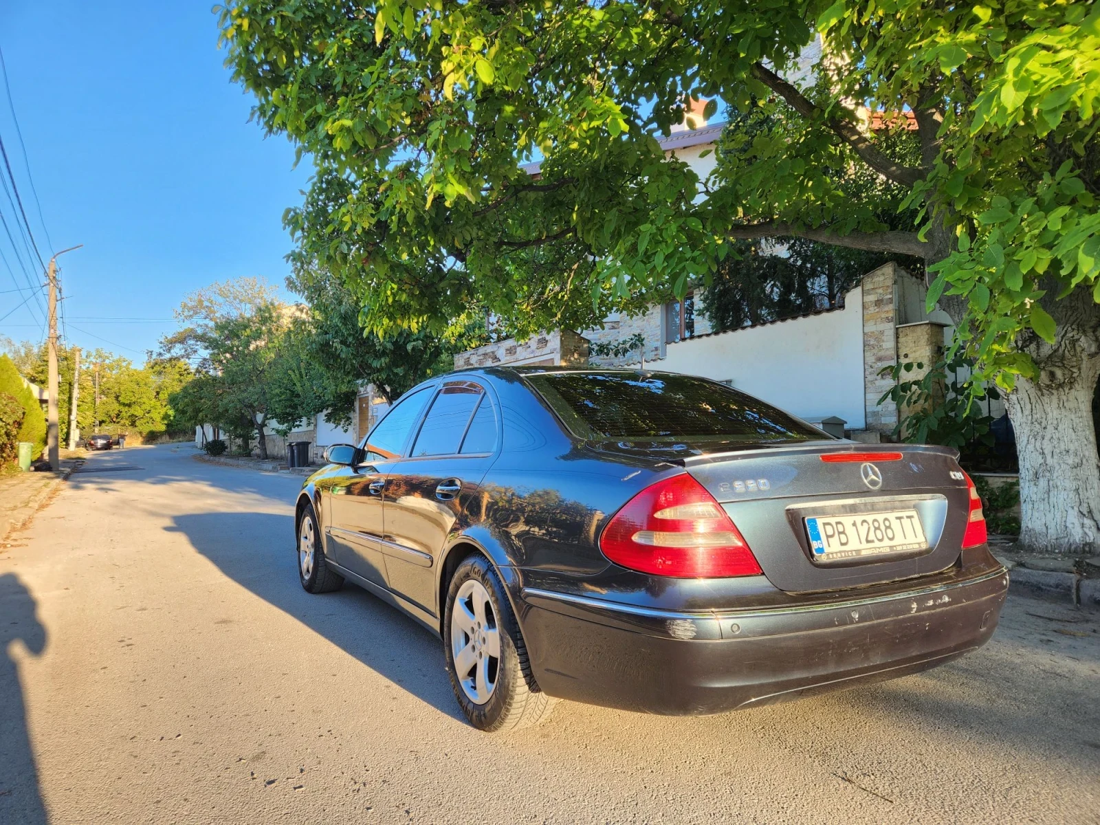 Mercedes-Benz E 220, снимка 4 - Автомобили и джипове - 56342564