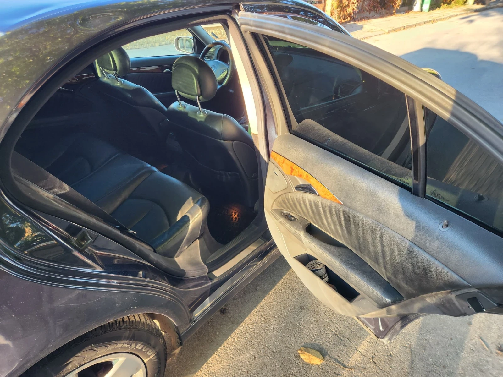 Mercedes-Benz E 220, снимка 10 - Автомобили и джипове - 56342564