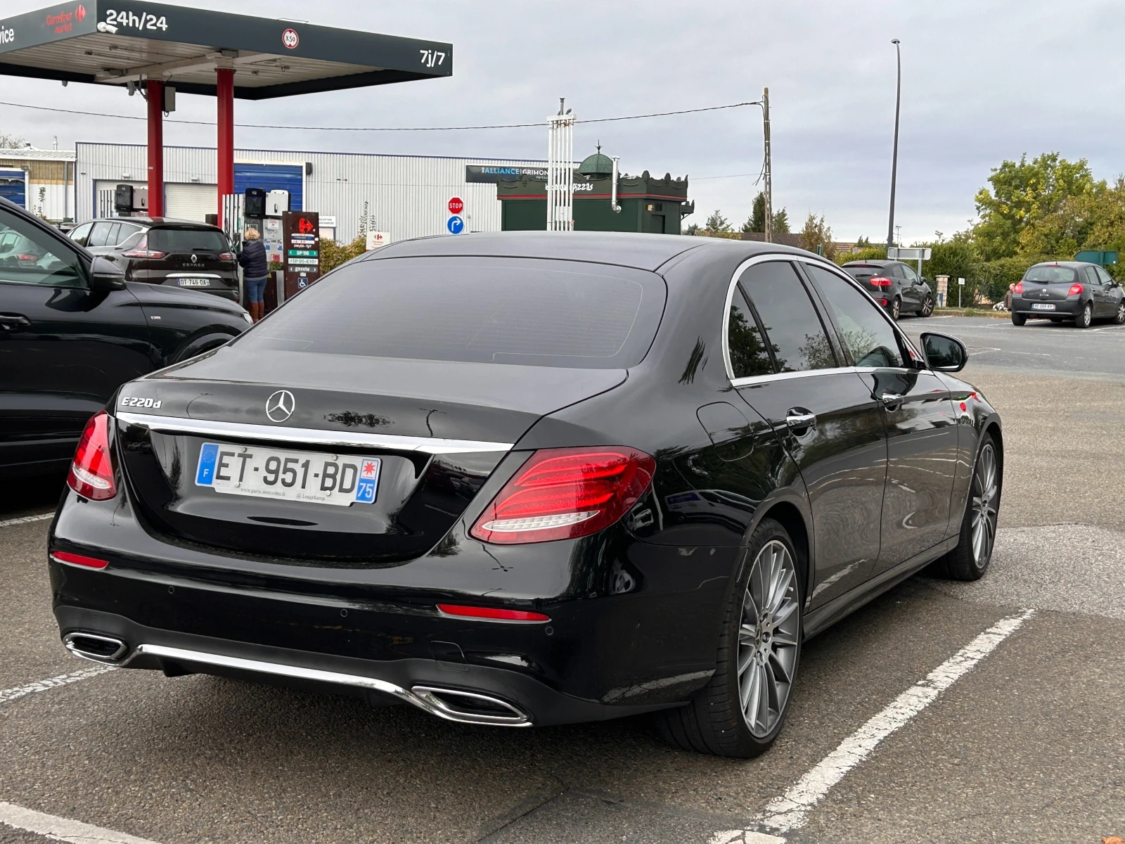 Mercedes-Benz E 220 D AMG LINE 9G 194 | Mobile.bg � ����������� 6