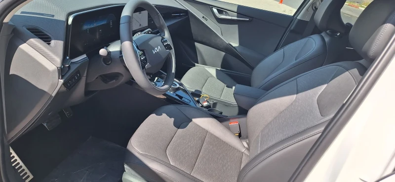 Kia Niro 1.6 HEV Limited, снимка 5 - Автомобили и джипове - 50821368