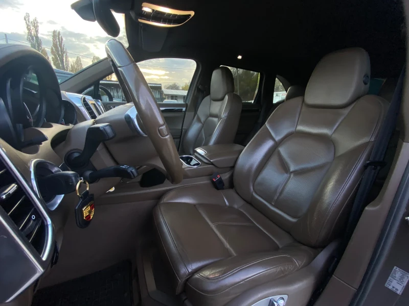 Porsche Cayenne, снимка 14 - Автомобили и джипове - 52306758