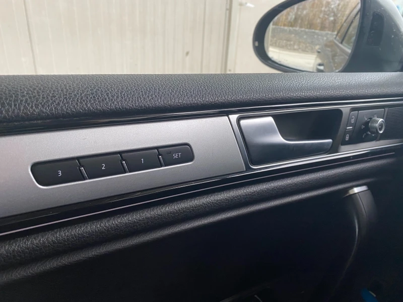 VW Touareg V6 TDI BMT 4X MOTION, снимка 11 - Автомобили и джипове - 52516320