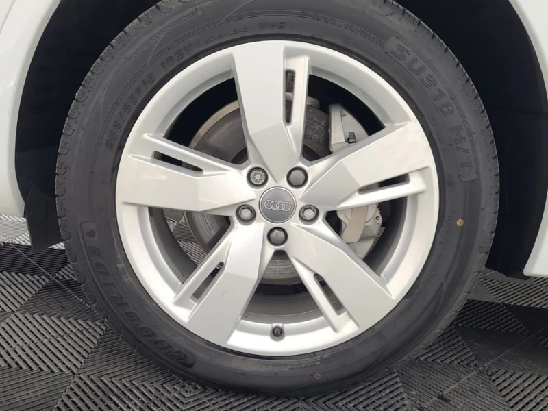 Audi Q5 * TECHNIK * CARFAX * БЕЗ ПЪРВОНАЧАЛНА ВНОСКА, снимка 17 - Автомобили и джипове - 53149819