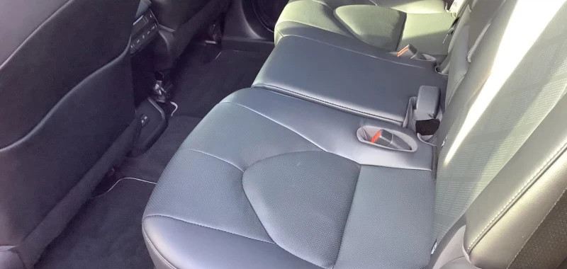 Toyota Highlander 2.5HEV/247HP/LUXURY/7S/PANO/CAM/NAVI/LED/944v, снимка 12 - Автомобили и джипове - 53468814