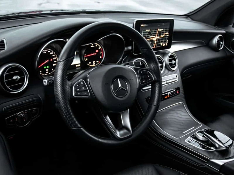 Mercedes-Benz GLC 300 NAV| PANOROOF| B.SPOT| HEATED SEATS| CRUISE, снимка 7 - Автомобили и джипове - 53527262