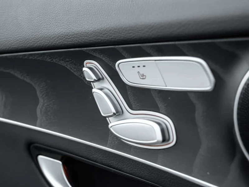 Mercedes-Benz GLC 300 NAV| PANOROOF| B.SPOT| HEATED SEATS| CRUISE, снимка 14 - Автомобили и джипове - 53527262