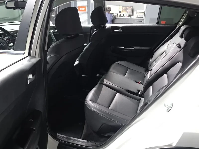 Kia Sportage The Bold Diesel 1.6 2Wd Trendy, снимка 12 - Автомобили и джипове - 54955882