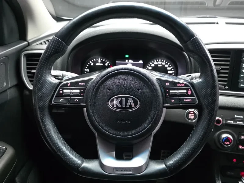 Kia Sportage The Bold Diesel 1.6 2Wd Trendy, снимка 13 - Автомобили и джипове - 54955882