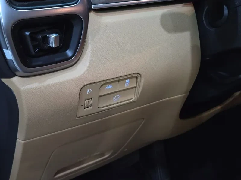 Kia Sorento Diesel 2.2 4Wd Prestige, снимка 15 - Автомобили и джипове - 56119141