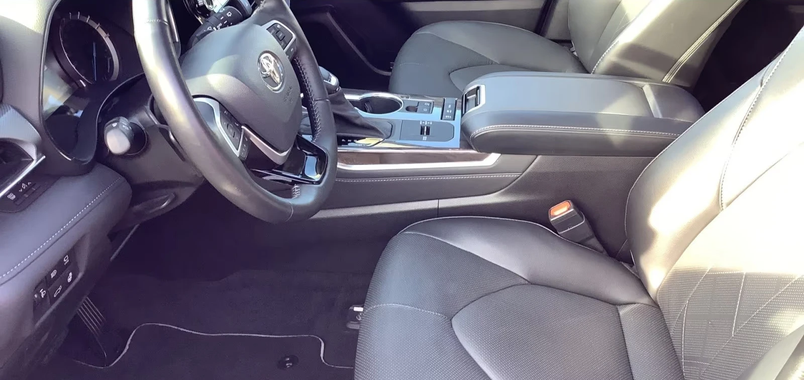 Toyota Highlander 2.5HEV/247HP/LUXURY/7S/PANO/CAM/NAVI/LED/944v - изображение 10