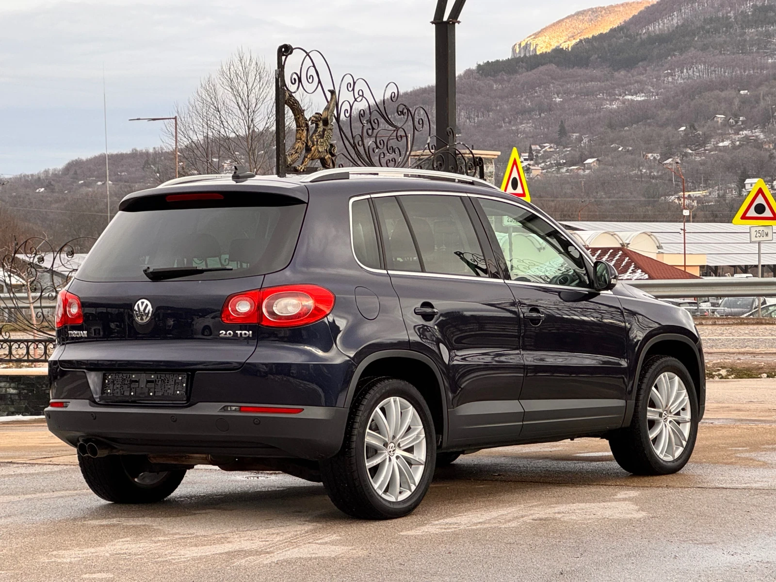 VW Tiguan 2.0TDI 4Motion АВТОМАТ, снимка 15 - Автомобили и джипове - 53715365