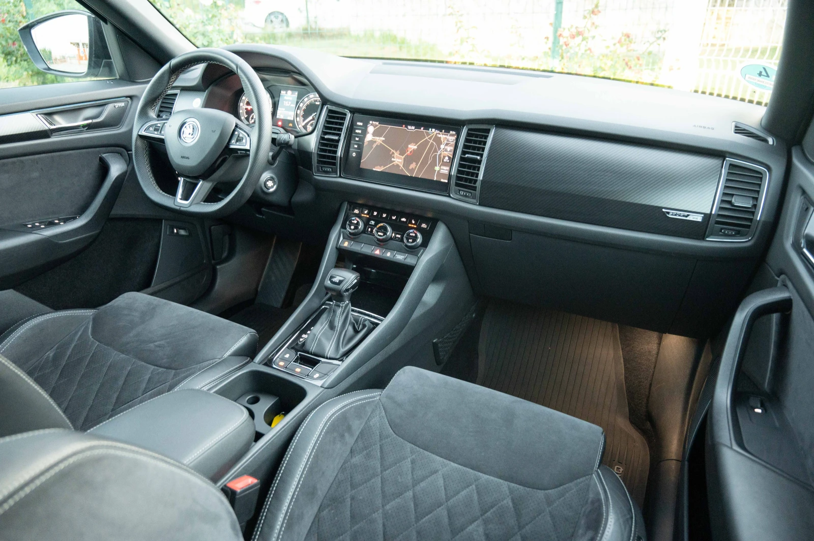 Skoda Kodiaq 2.0TDI* Sportline* Germany, снимка 8 - Автомобили и джипове - 54108596