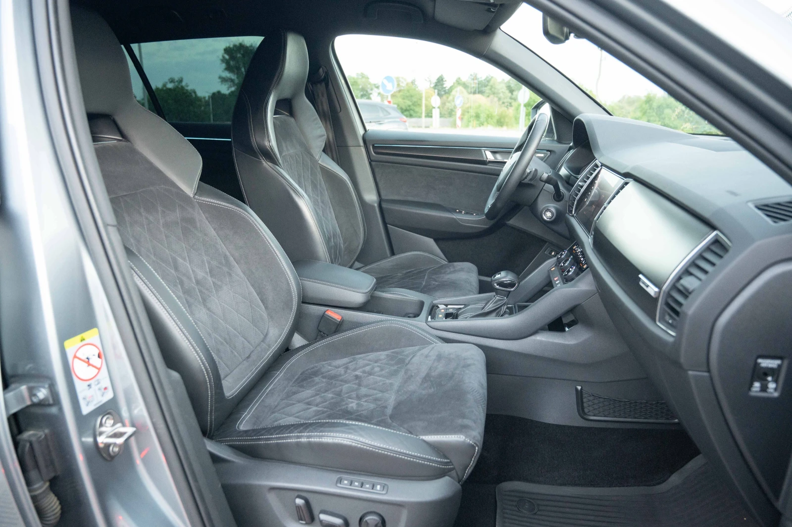 Skoda Kodiaq 2.0TDI* Sportline* Germany, снимка 11 - Автомобили и джипове - 54108596