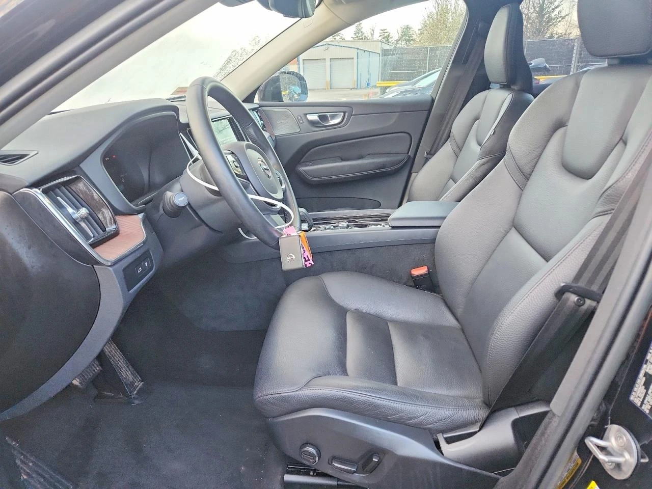 Volvo XC60 * Plus* PLUG-IN HYBRID* , снимка 7 - Автомобили и джипове - 54192705