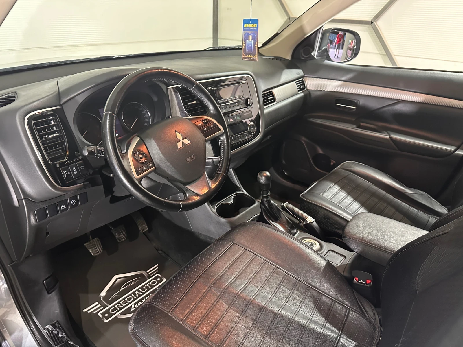 Mitsubishi Outlander 4x4, снимка 7 - Автомобили и джипове - 55175730