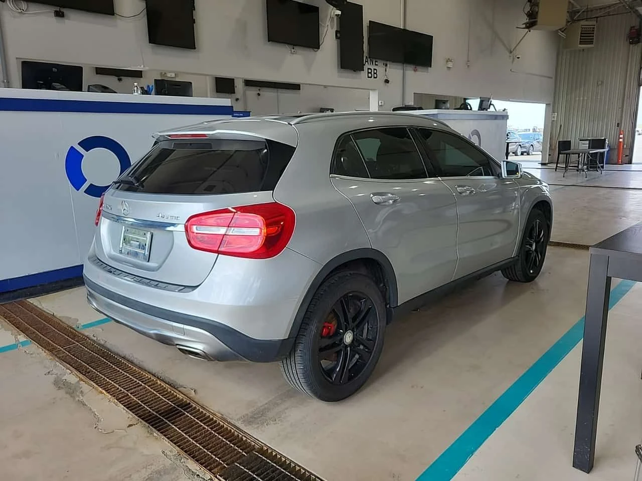 Mercedes-Benz GLA 250 CARFAX/ПОДГРЕВ/ПАНОРАМА/ПАМЕТ/, снимка 3 - Автомобили и джипове - 55213881