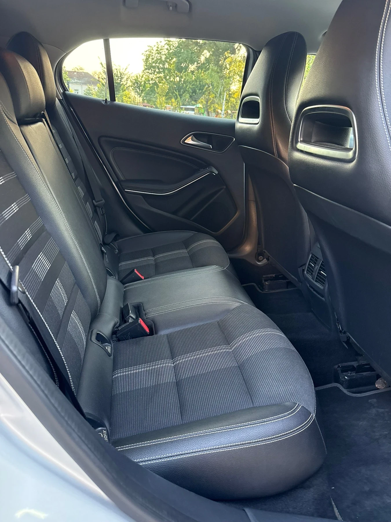 Mercedes-Benz GLA 200 Facelift, 4MATIC, снимка 14 - Автомобили и джипове - 55327761