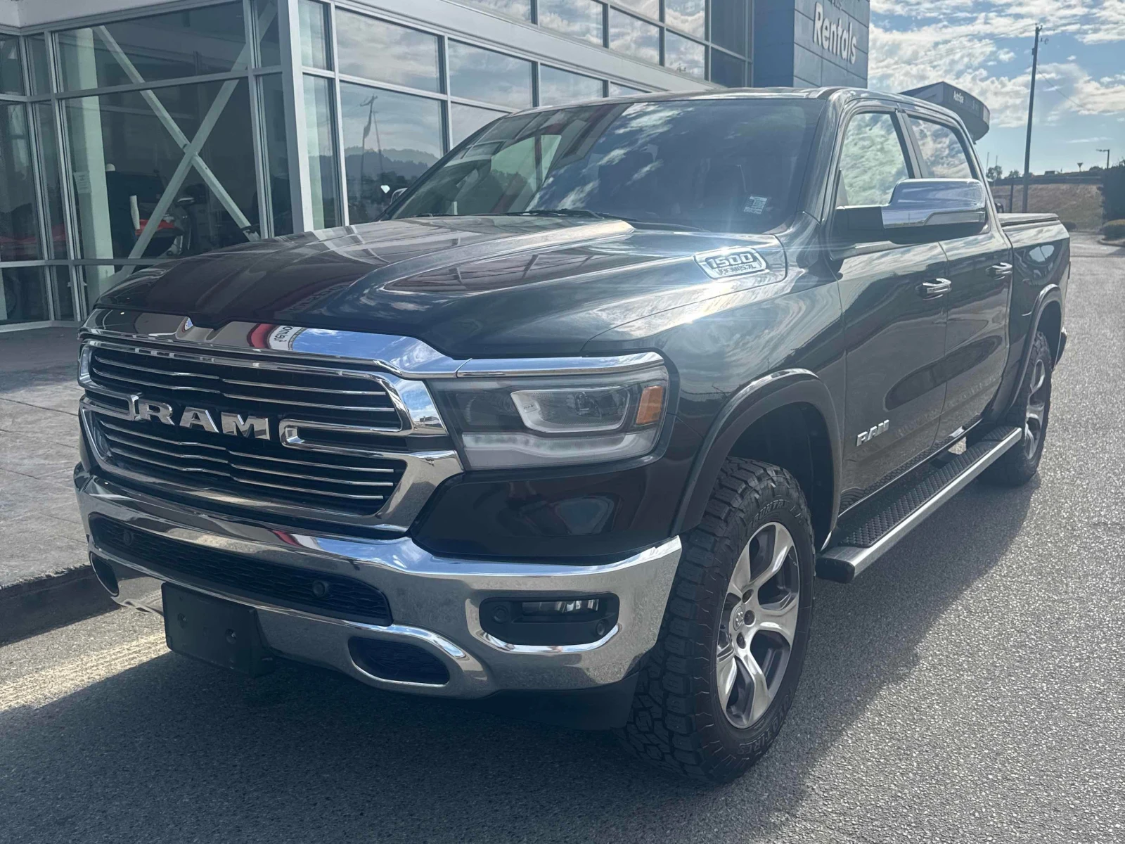 Dodge RAM 1500 Laramie / ОБДУХВАНЕ / CARFAX / АВТОКРЕДИТ 
