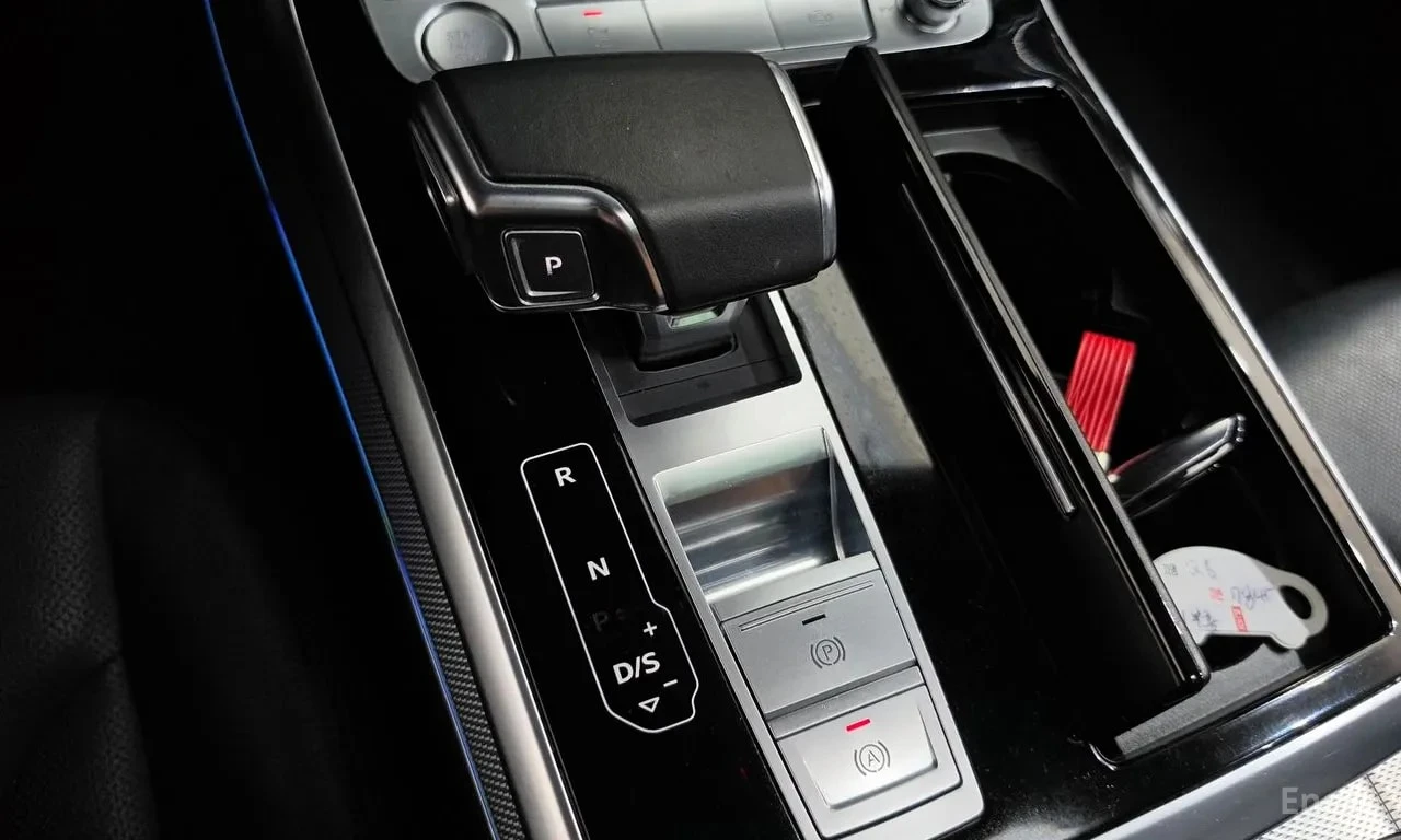 Audi Q8 * 45 TDI Quattro Premium * БЕЗ ПЪРВОНАЧАЛНА ВНОСКА, снимка 9 - Автомобили и джипове - 56126079