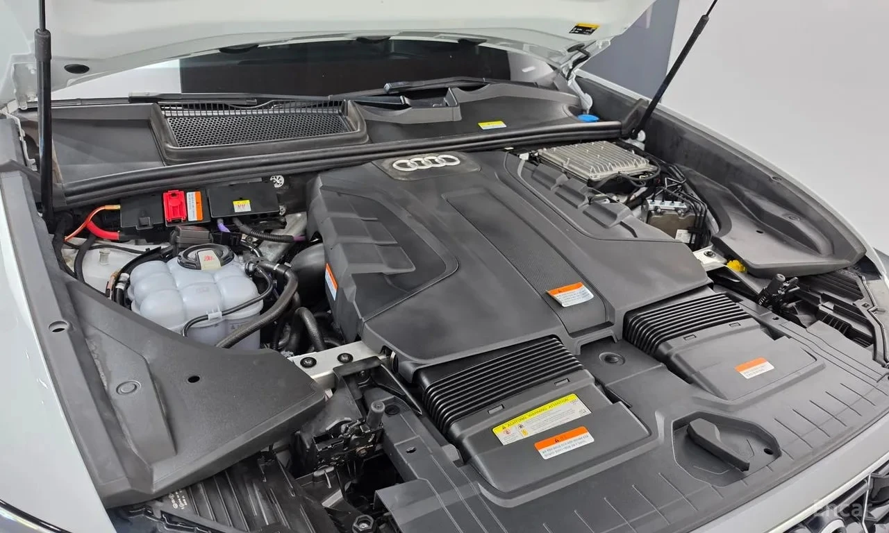 Audi Q8 * 45 TDI Quattro Premium * БЕЗ ПЪРВОНАЧАЛНА ВНОСКА, снимка 6 - Автомобили и джипове - 56126079