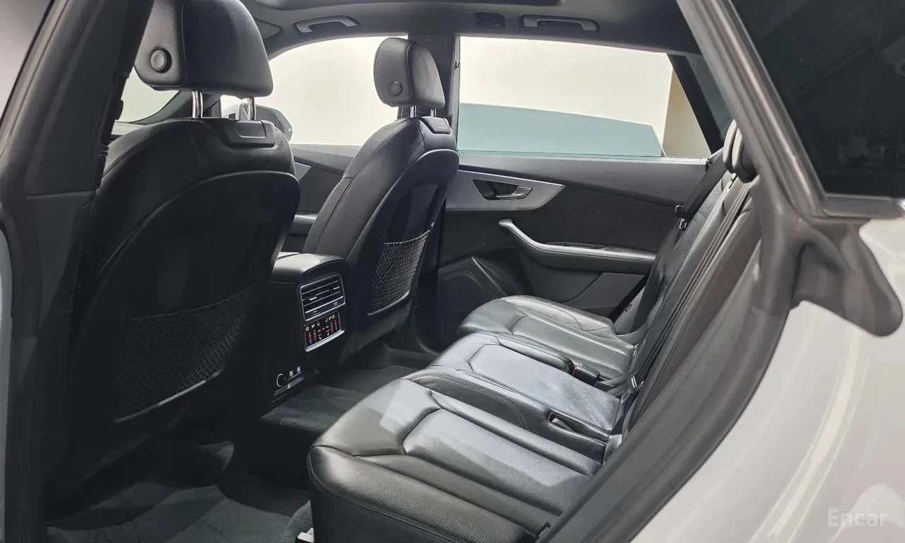 Audi Q8 * 45 TDI Quattro Premium * БЕЗ ПЪРВОНАЧАЛНА ВНОСКА, снимка 11 - Автомобили и джипове - 56126079
