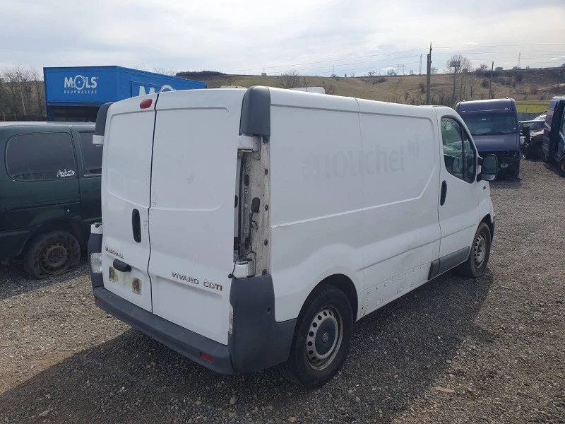 Opel Vivaro 2.0cdti/на части , снимка 4 - Бусове и автобуси - 48548133