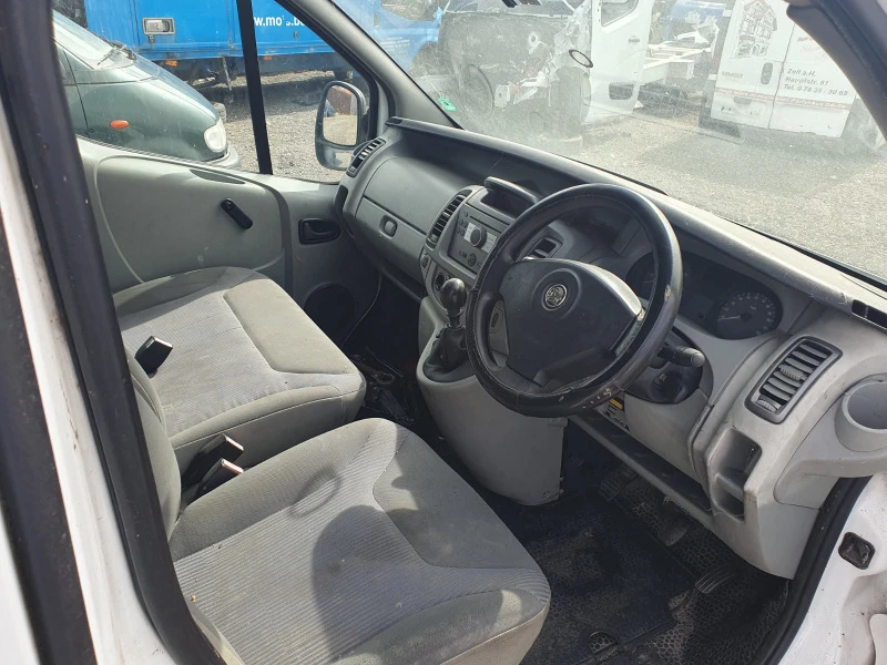 Opel Vivaro 2.0cdti/на части , снимка 5 - Бусове и автобуси - 48548133