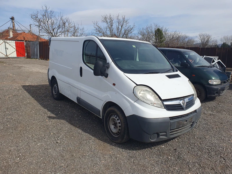 Opel Vivaro 2.0cdti/на части , снимка 2 - Бусове и автобуси - 48548133