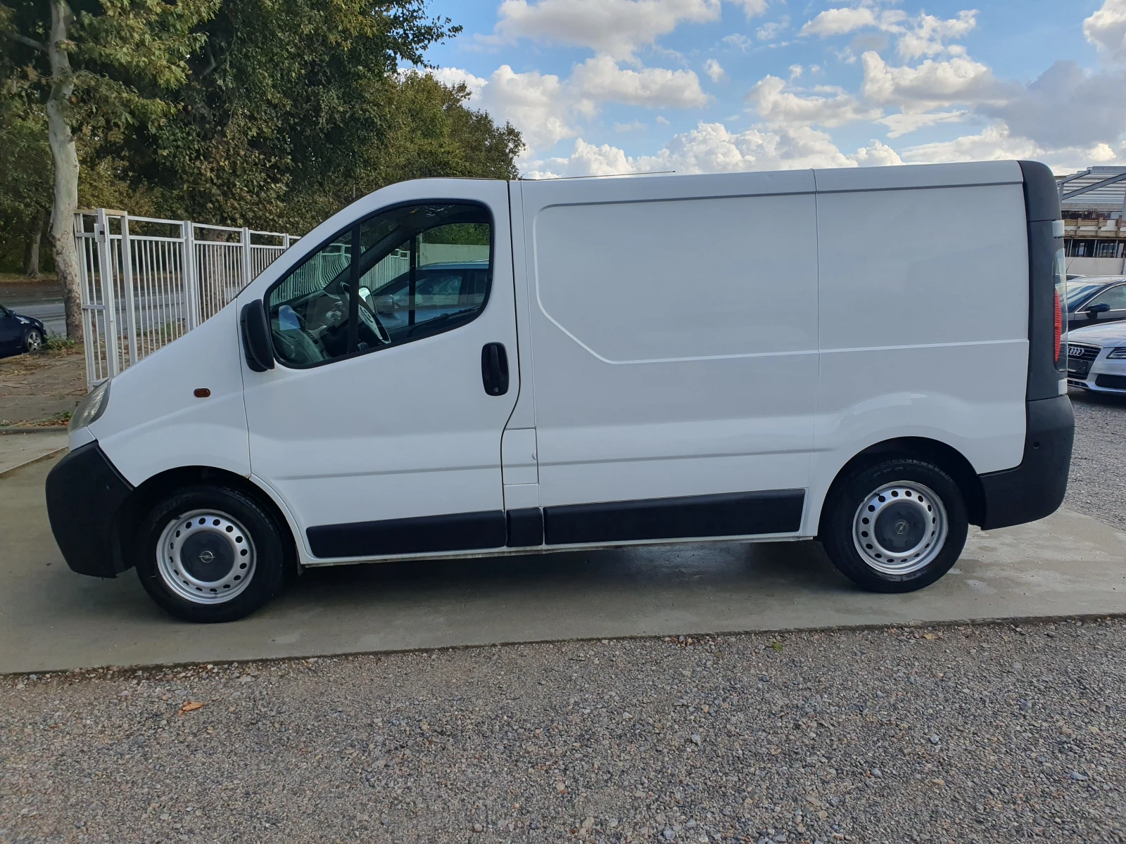 Opel Vivaro 1.9/82KS - изображение 4