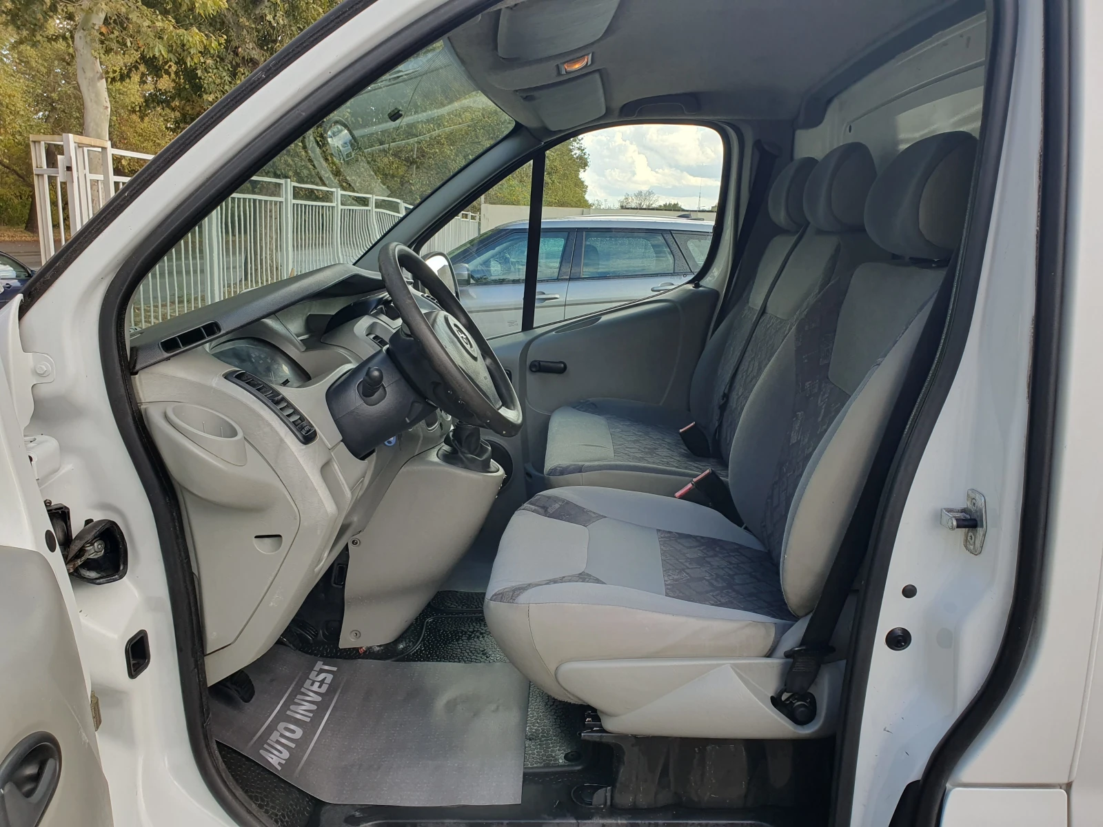 Opel Vivaro 1.9/82KS - изображение 9