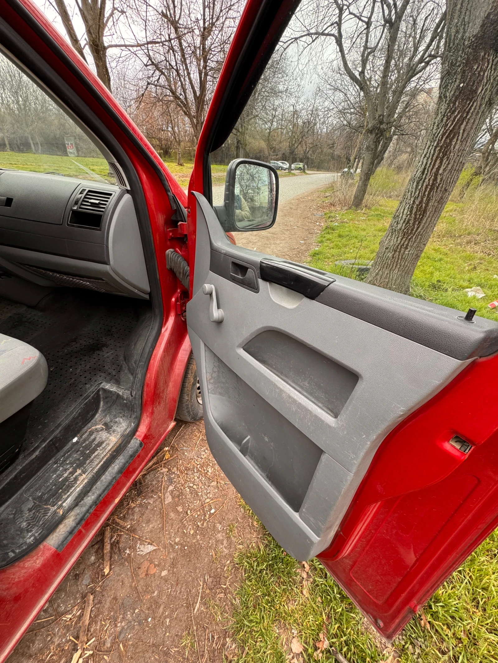 VW T5, снимка 9 - Бусове и автобуси - 53932767