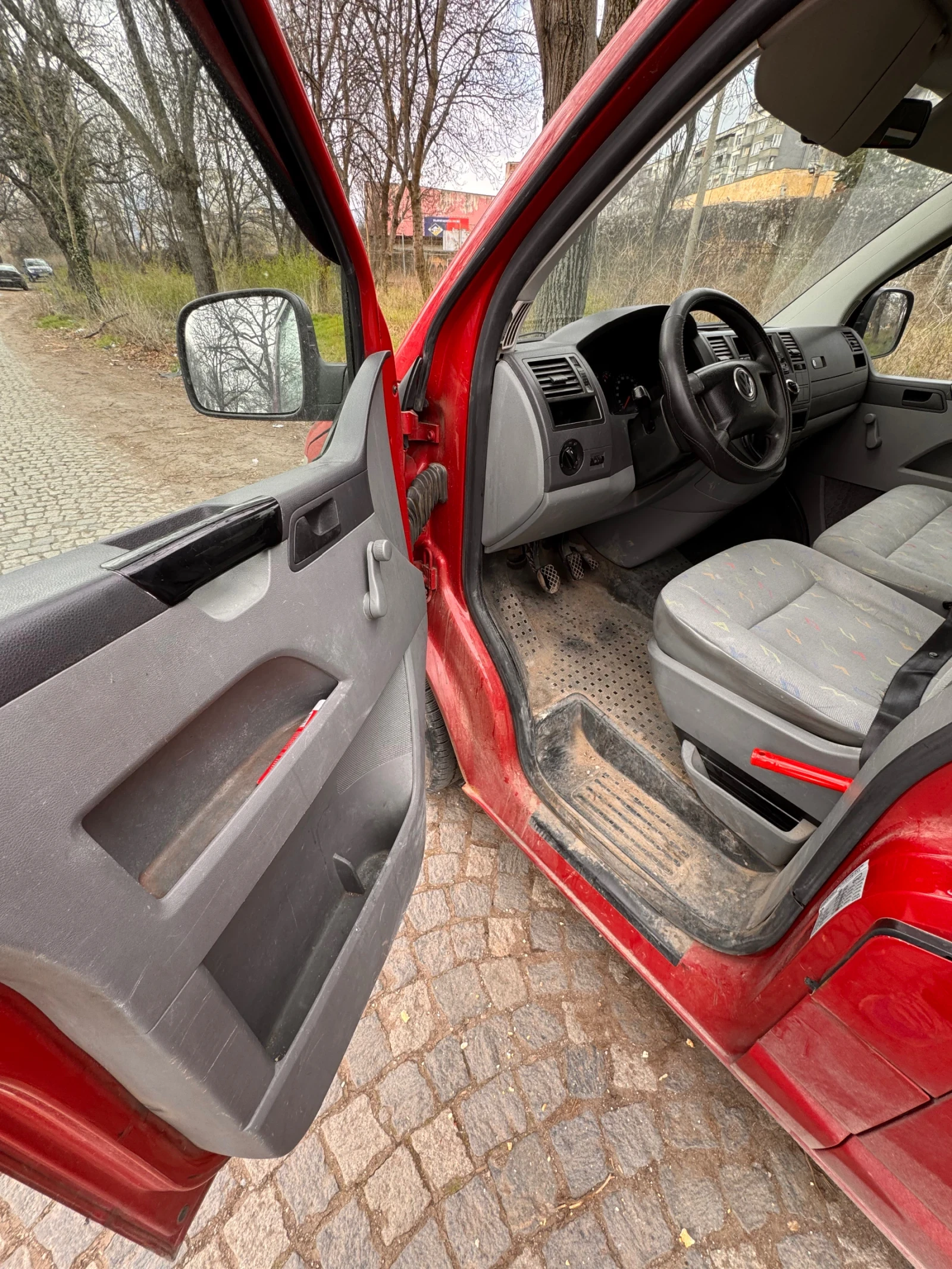 VW T5, снимка 13 - Бусове и автобуси - 53932767