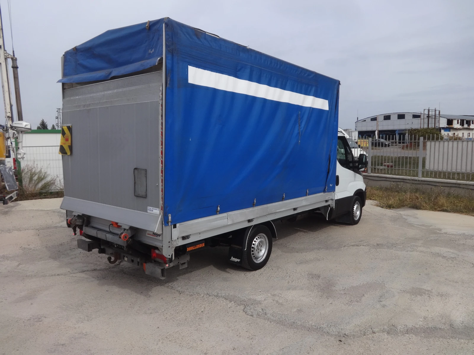 Iveco 35s17 3.0HPI  КАТ. * Б* КЛИМАТРОНИК* , снимка 6 - Бусове и автобуси - 56199076