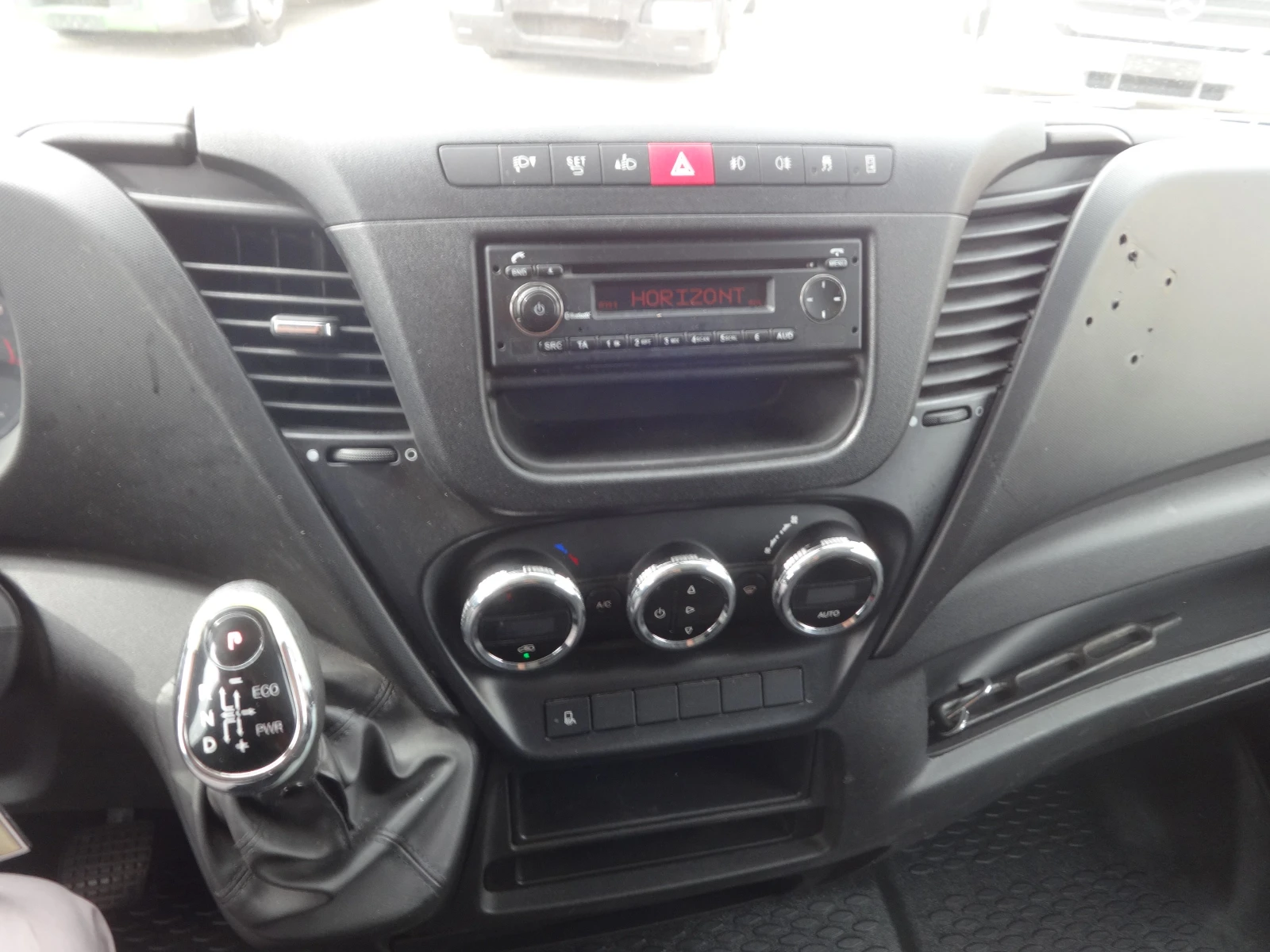 Iveco 35s17 3.0HPI  КАТ. * Б* КЛИМАТРОНИК* , снимка 13 - Бусове и автобуси - 56199076
